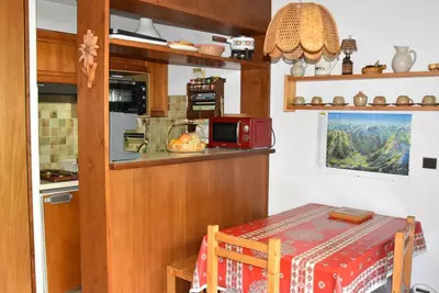 Image de Appartement ensoleillé avec balcon, piscine chauffée, proche pistes et centre, 4 pers.