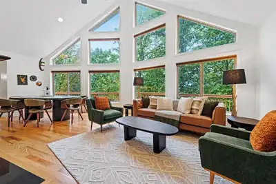 Image de Hot Tub! Prime Leaf Peeping! Gorgeous 4br