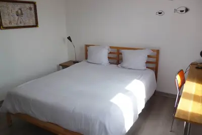 Image de appartement ensoleillé, silencieux et discret à 80 metres de la dique et plage