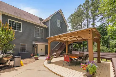 Image de Cozy Private Basement w/ Pool & Workout\n