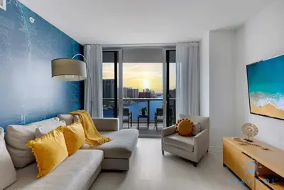 Image de Stylish 2br Apt w/Views (Pool & Gym)