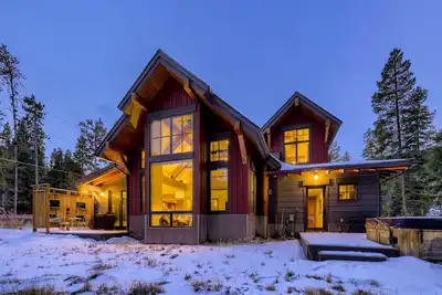 Image de Wilderness Woods Retreat: Private Hot Tub, Close to Town!