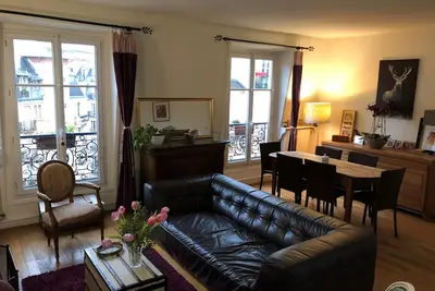 Image de Grand Appartement Près de Montmartre, vue sur les Toits, Idéal Familles