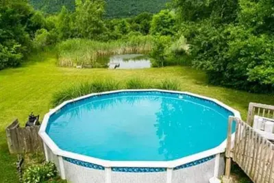 Image de Beautiful ranch style home. Mountain View. 1 apartment. Hot tub. Chicken eggs.