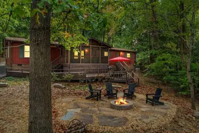 Image de Warm Days & Cool Knights - Lake Norman
