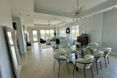 Image de Luxury condo on Siesta Key: spectacular Gulf to Bay views, private beach access