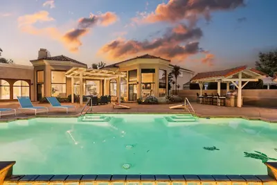 Image de Lux - Beautiful Mansion w Pool, a Private Park, min 2 Beach And Close to Disney