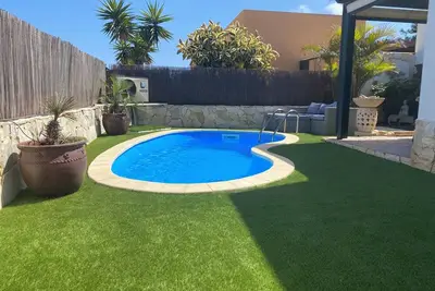 Image de Casa con Piscina Climatizada y de Agua Salada ¡para Cualquier Época del Año!
