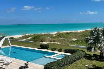 Coach House suite with unbelievable view of the Sea of Abaco and the beach