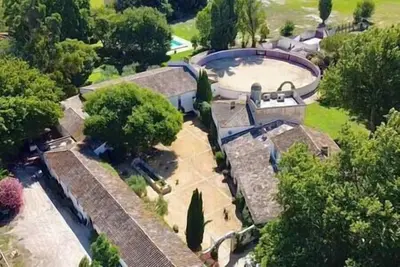 Image de Mas des Bécasses -160 ha en Provence- 22 personnes