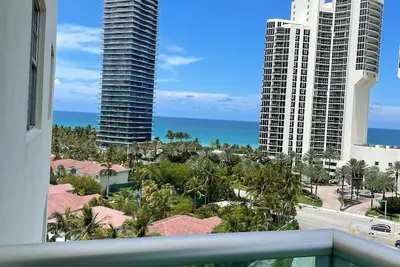 Image de Amazing Ocean View Condo, 3 minutes from the beach, 2bdr/2bath + Den
