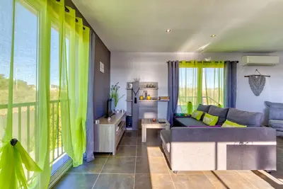 Image de La Petite Maison Au Bord Du Canal avec terrasse privée, jardin privé et Wi-Fi