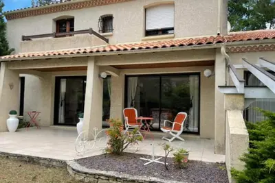 Image de Maison de vacances 'Villa Entre Océan Et Pinède' avec terrasse privée, jardin privé et Wi-Fi