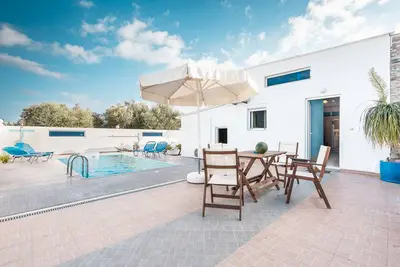 Image de Maison de campagne \"Beach Pearl\" avec piscine privée, terrasse privée et Wi-Fi