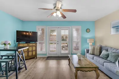 Image de Beautiful 1bd 1ba Condo just minutes from the Beach! !
