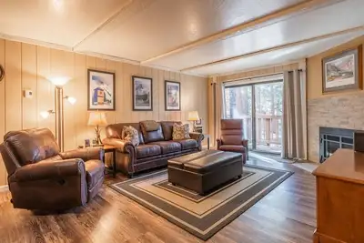 Image de Summit Forester #47 Bldg. 2 Bedrm / 2 bath Ski in Ski Out! Steps to Chair 15 at Little Eagle Lodge!