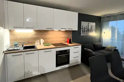Appartement T2 au calme près d'Avignon, 1 chambre, terrasse, parking gratuit.