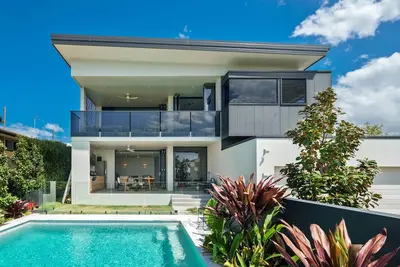 Image de Moffat Beach Modern Oasis with Pool