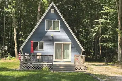 Image de A-Frame Cabin: Near Hamlin Lake, Pet Friendly, Trailer Parking