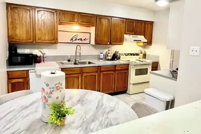 Image de McAllen Haven: 1king bed 1queen Aparment on dove and tenth st \n Entire place!