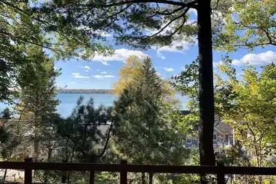 Image de The Treehouse - Cozy, remote cabin in the woods with views of Crystal Lake