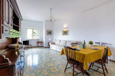 Image de Appartement Ă Sorrente avec 2 chambres Ă coucher, 5 couchages