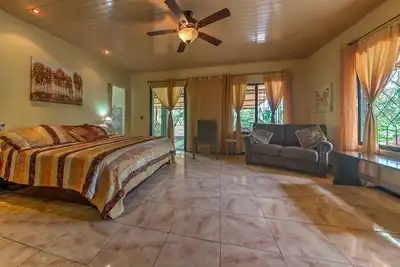 Image de Serenity Master Suite nestled on a 3-acre rain forest near La Fortuna!