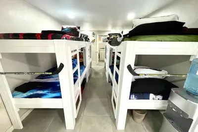 Image de Utila slumber party suite sleeps up to 12!