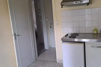 Image de Super Appartement meublé avec cours intérieur, en plein centre ville.