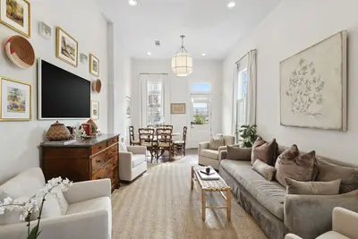 Image de Stylish & Private Uptown Nola Home & yard.