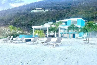 Image de Amazing Oceanfront Beach Home w\/pool & pavilion in White Bay\/Jost Van Dyke, Bvi.