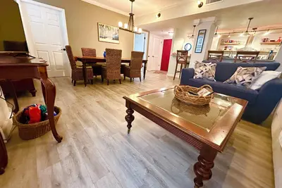 Image de Luxury 2/2 Condo in Historic Gainesville Building - Close to Uf and Downtown