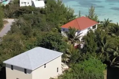 Image de Beachfront Estate on Coco Bay, sleeps up to 17 guests, star-link internet