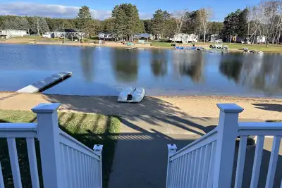 Image de Summer Sands Silver Lake Cottage- beach front property