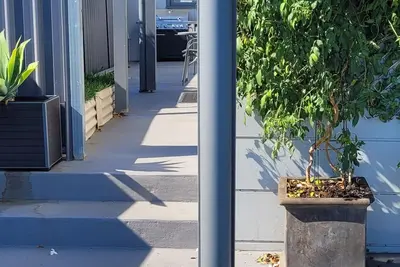 Image de Unit 3. . . . . Pet-Friendly. . Opposite Water. . Garage Parking. . Lower Level. .