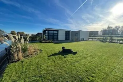 Image de Top-modernes Chalet 'aan het Strand' mit GroĂźem Garten an der Ijssel