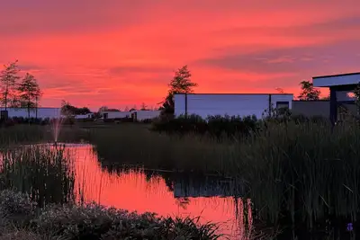 Image de Top-modernes Chalet 'aan het Water' mit GroĂźem Garten an der Ijssel