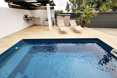 Image de Maison récente et toute équipée avec piscine