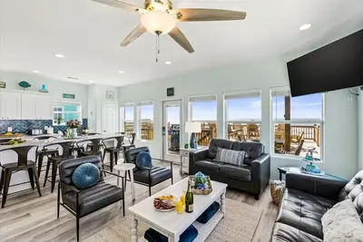 Image de 5br Beachfront | Ocean Views, Bar & Entertainment Area