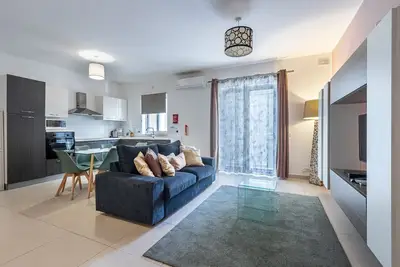 Image de St Julians - Balluta bay 2 bedroom apartment