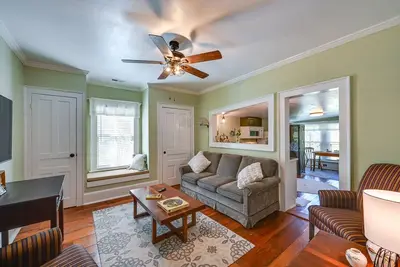 Image de Historic New Bern Apartment: Walk to Tryon Palace!