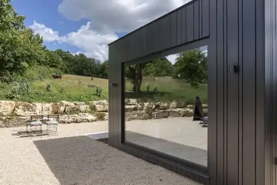 Image de Architectural gem on an acclaimed cotswold farm /2