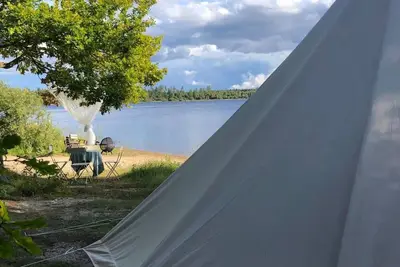 Image de Nature Bell-tent with lakeside view