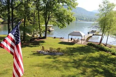 Image de Waterfront and Mountain Views on Lake Chatuge
