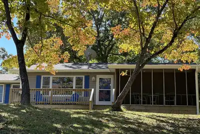 Image de Welcome to The Creek Cottage! 10 mins to Surf City