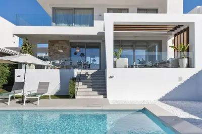 Image de Villa Riva (R3930610)