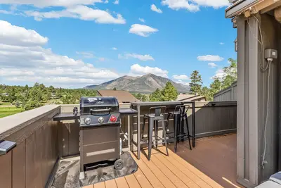 Image de \nStunning Mnt. View Condo - Central, Sleeps 4, A/C!