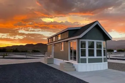 Image de Cozy Stay in a Fun Tiny Cottage! Brand New\n