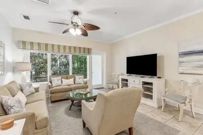 Image de Aip Resort/Spacious/10 Min. Walk to the Beach/Updated Furniture