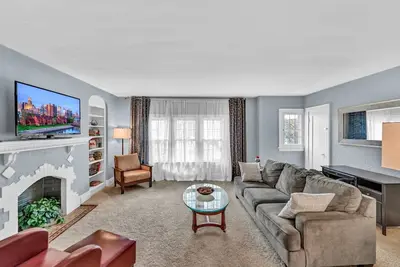 Image de Gorgeous North Buffalo Apartment